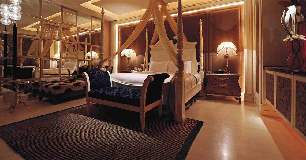 Li Hsin Motel Taichung Buitenkant foto
