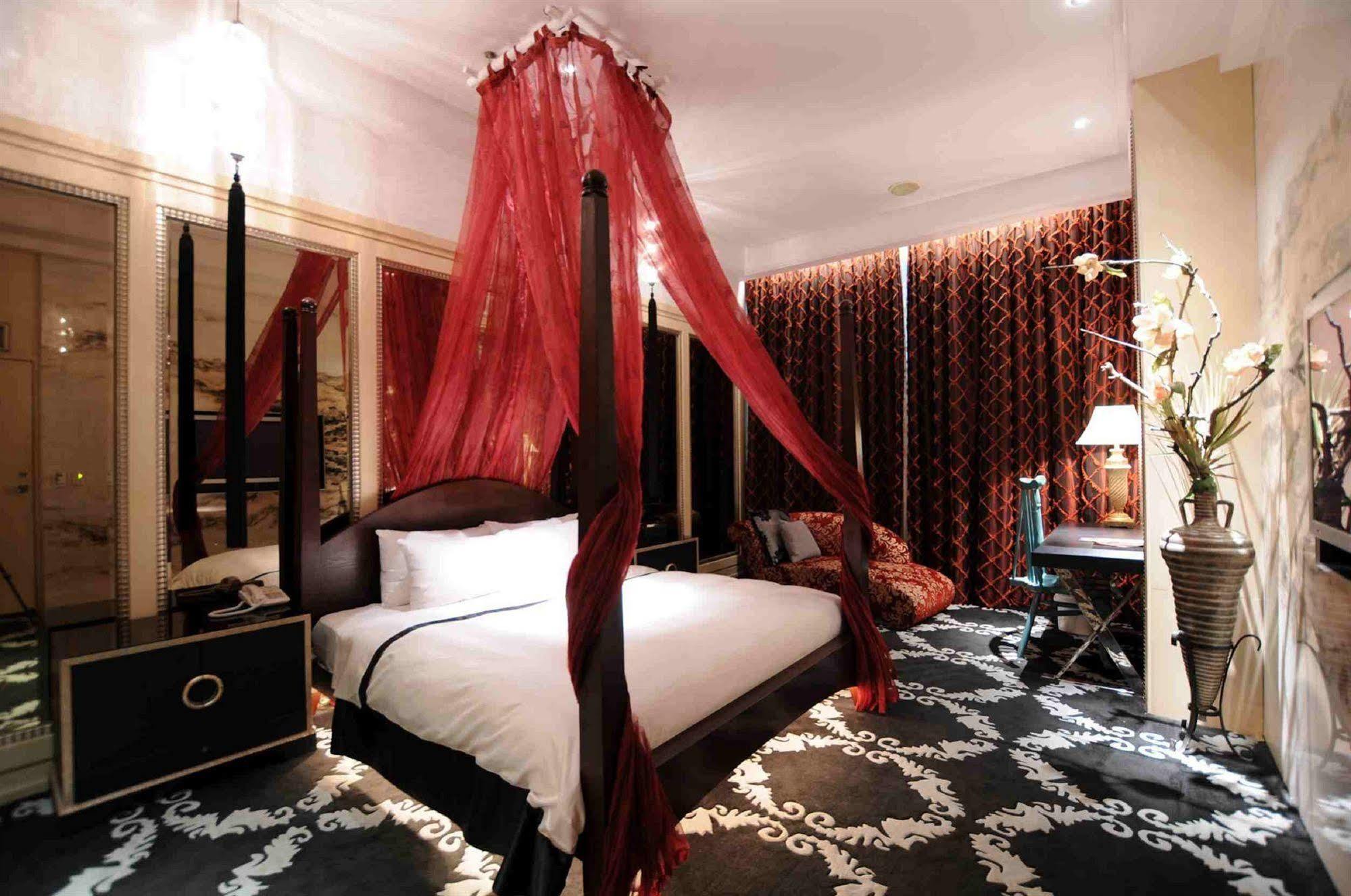 Li Hsin Motel Taichung Buitenkant foto
