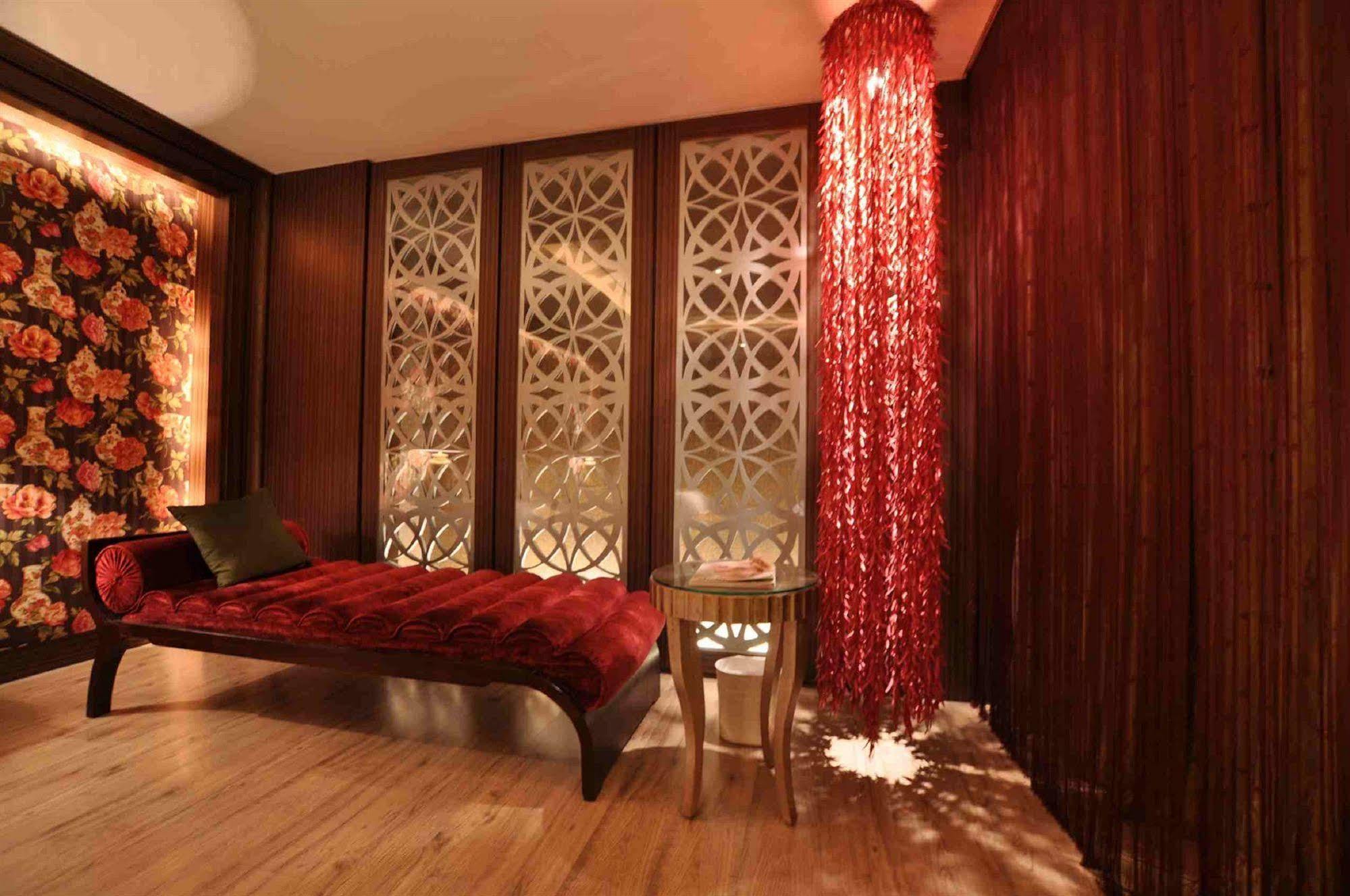 Li Hsin Motel Taichung Buitenkant foto