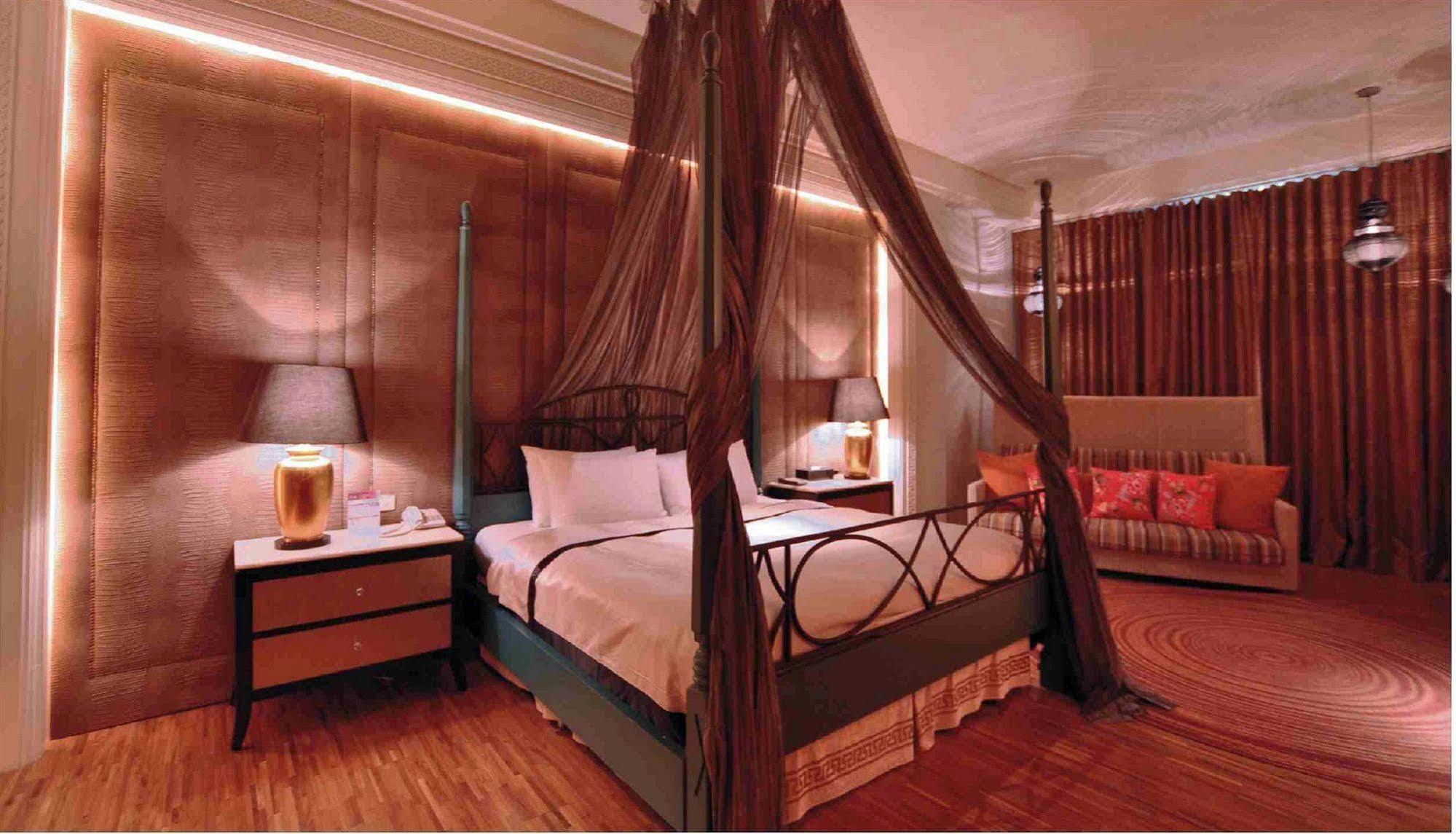 Li Hsin Motel Taichung Buitenkant foto