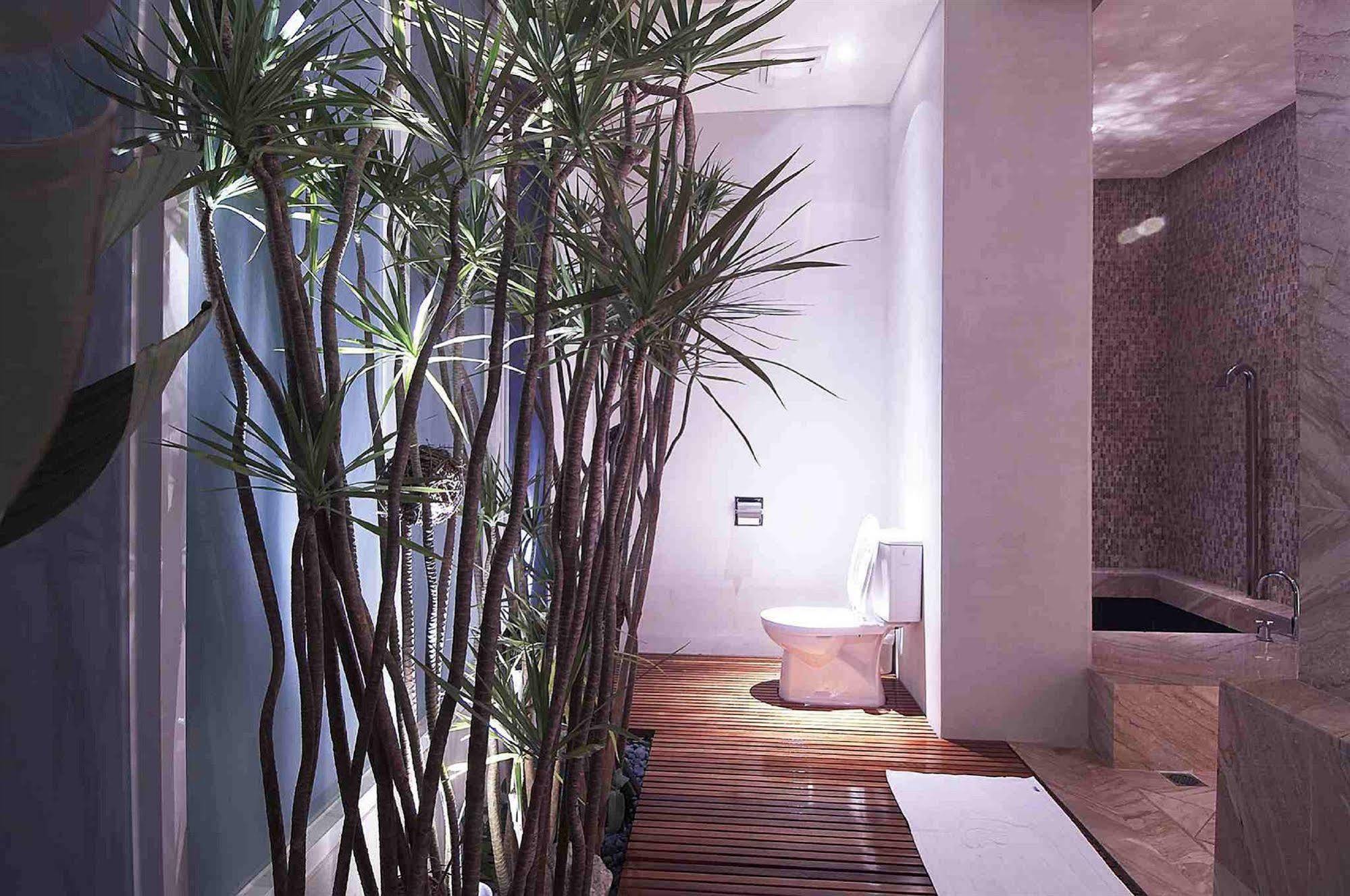 Li Hsin Motel Taichung Buitenkant foto
