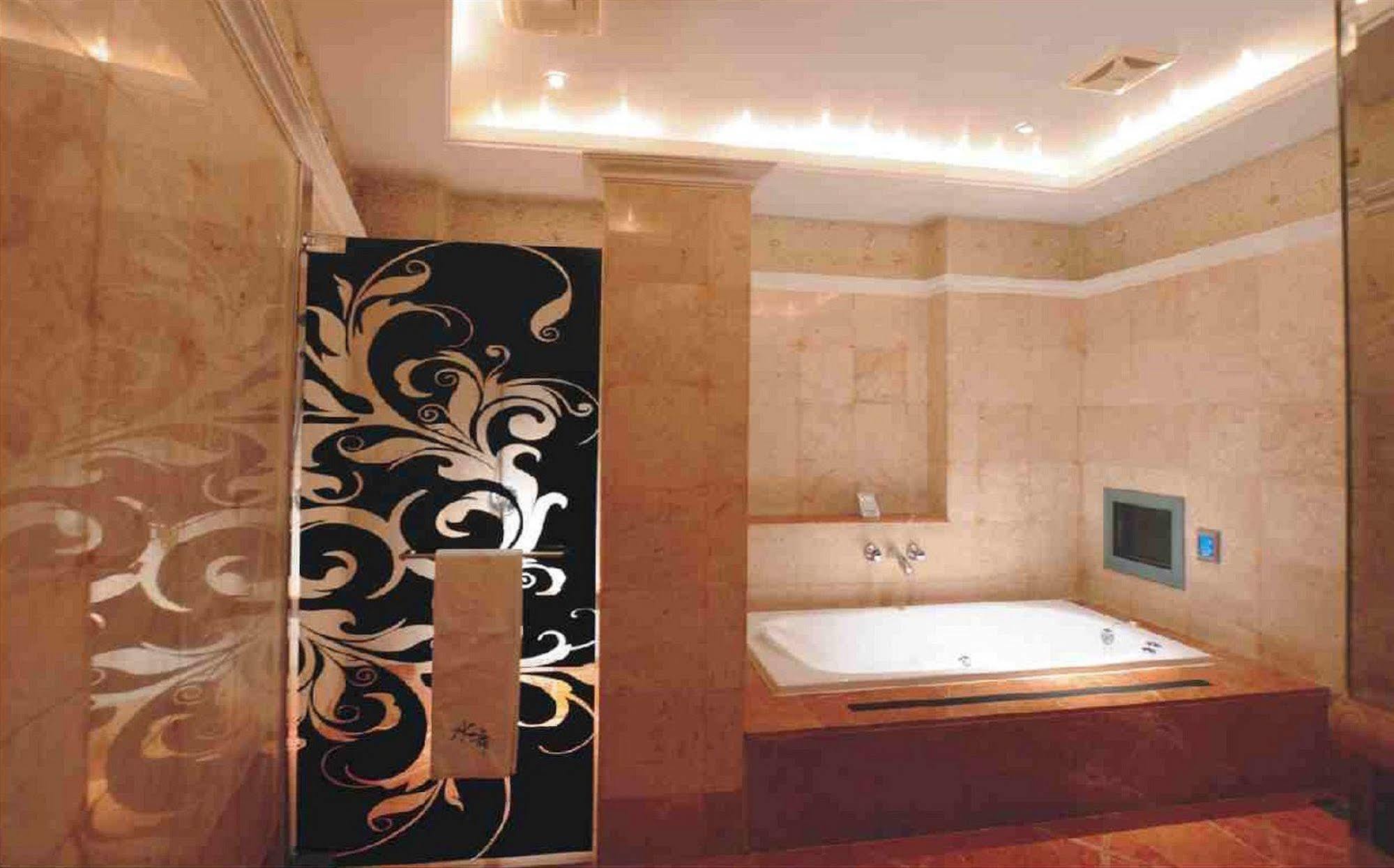 Li Hsin Motel Taichung Buitenkant foto