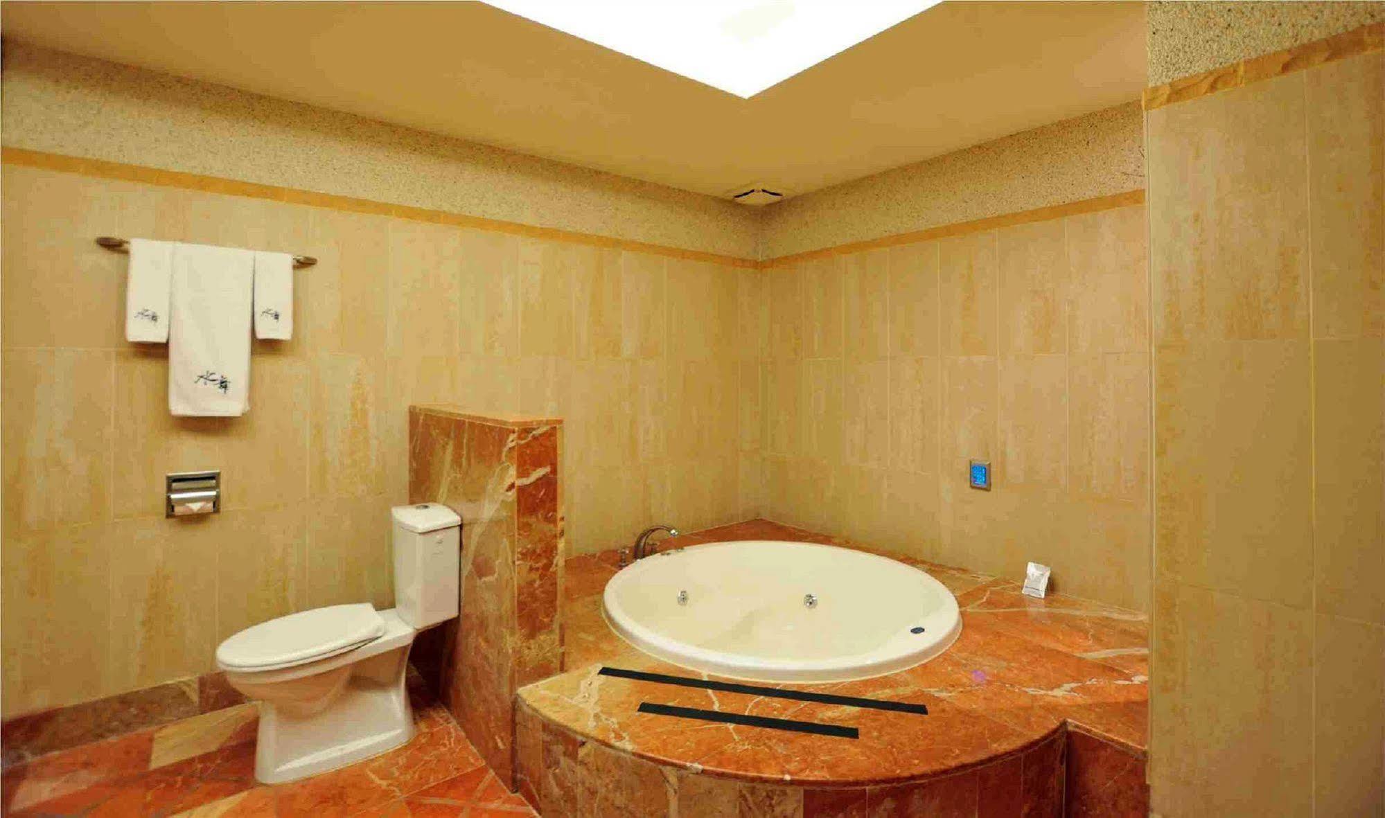 Li Hsin Motel Taichung Buitenkant foto