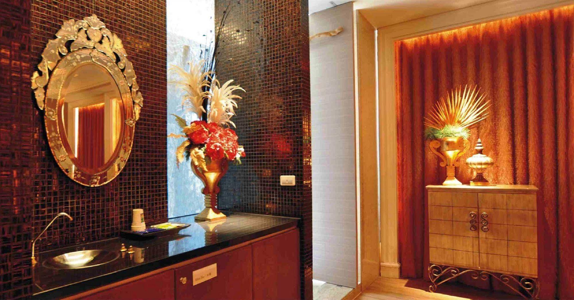 Li Hsin Motel Taichung Buitenkant foto